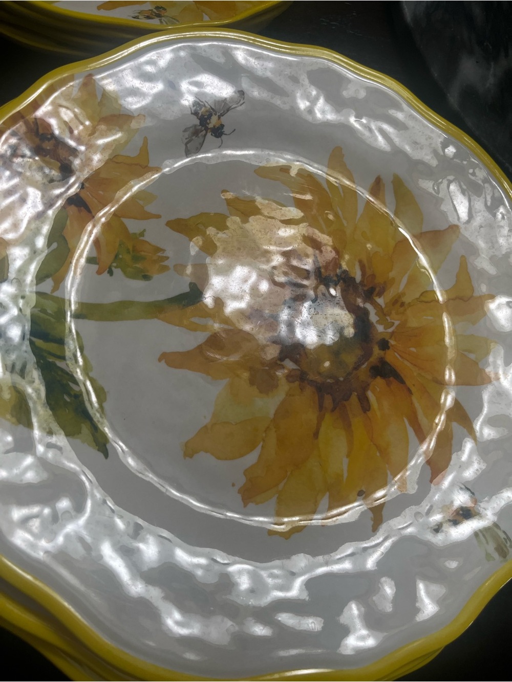 Sunflower Melamine Dinner & Salad Plates - set of 4 each totaling 8 - Picture 4 of 5
